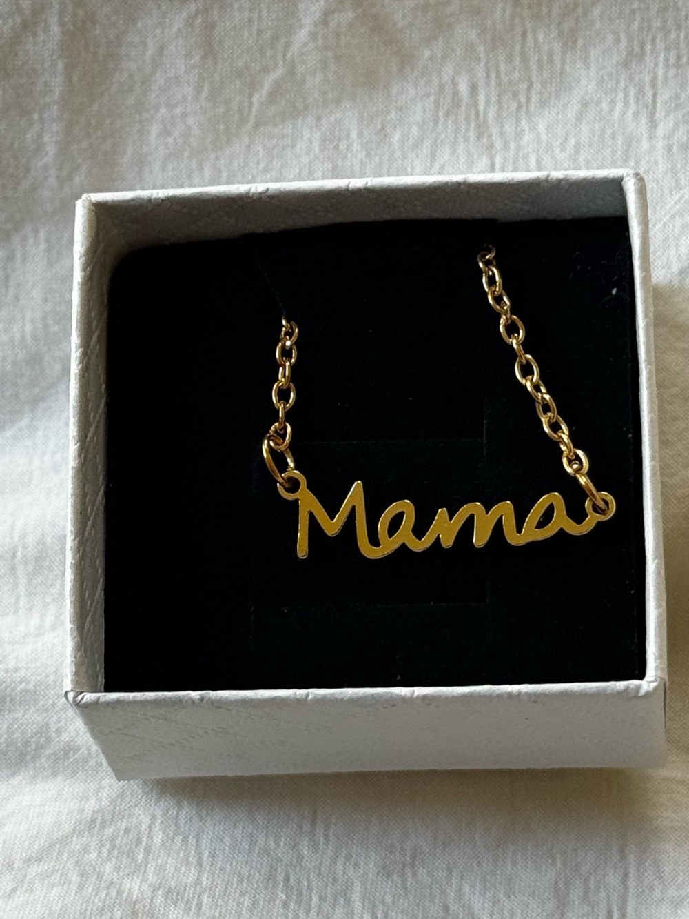 Mama Script bracelet — Gold Tone